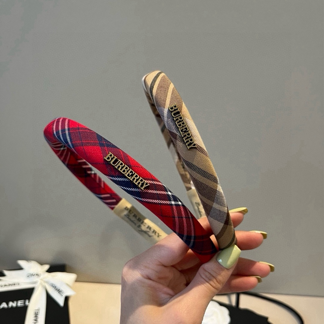 🆕

Burberry巴宝莉格子发箍，超嗲粉色