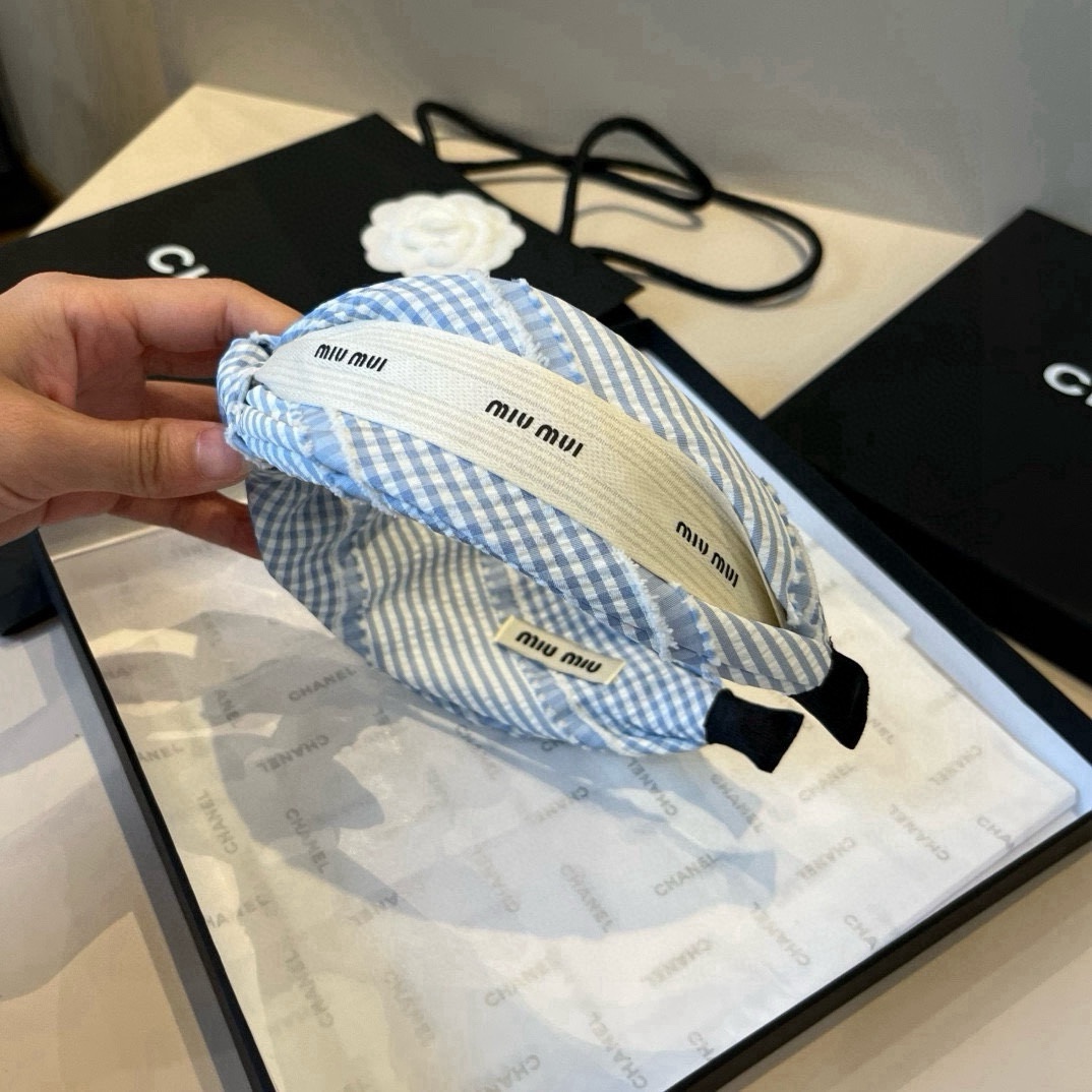 🆕

miumiu缪缪新款发箍