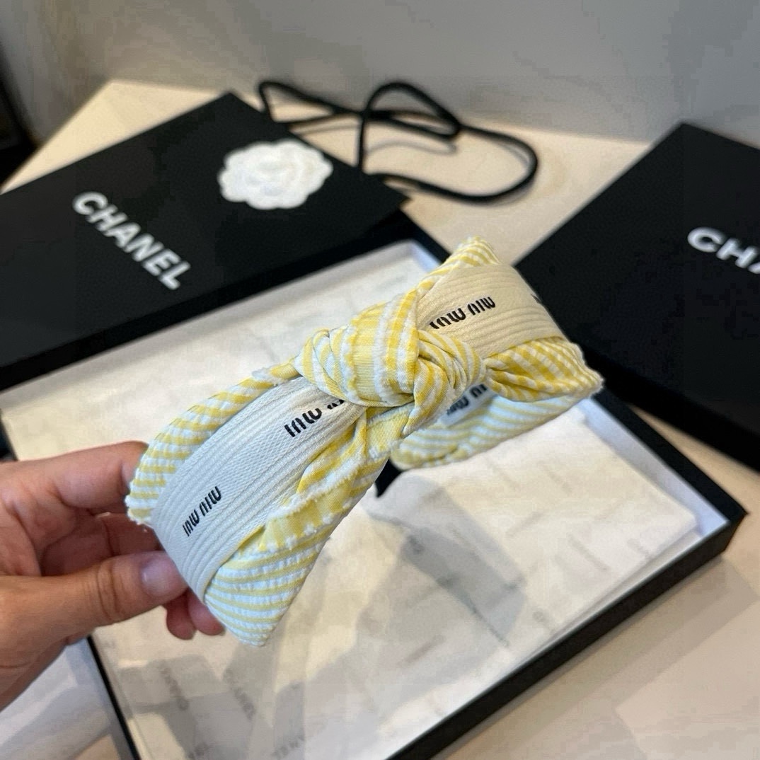 🆕

miumiu缪缪新款发箍