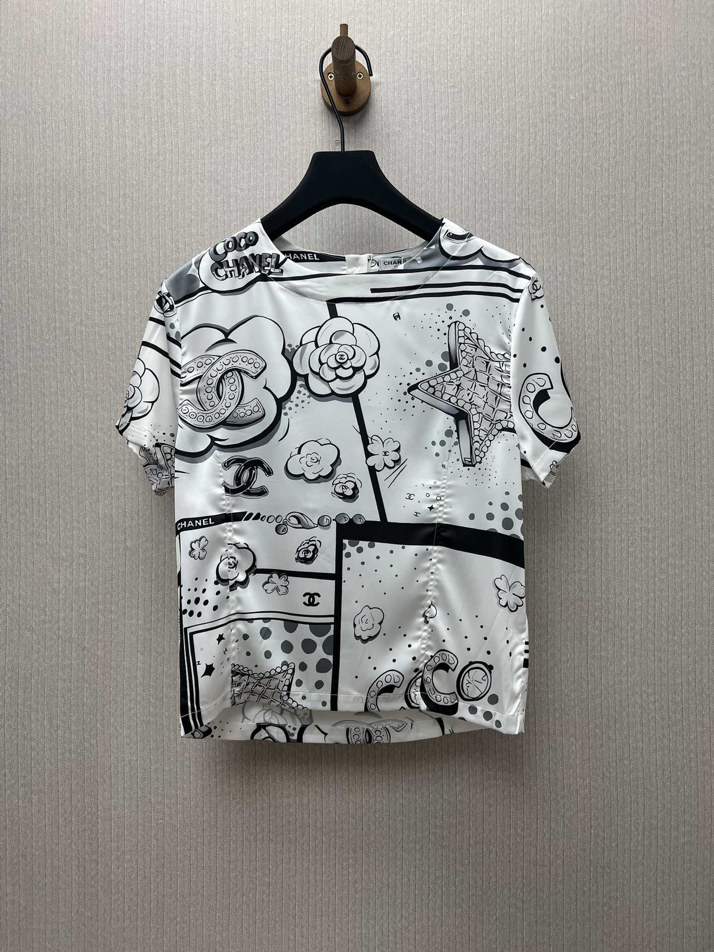 Camiseta de seda con estampado de cómic de Chanel 25ss nueva temporada, para mujer, versión alta, tallas: S.M.L.