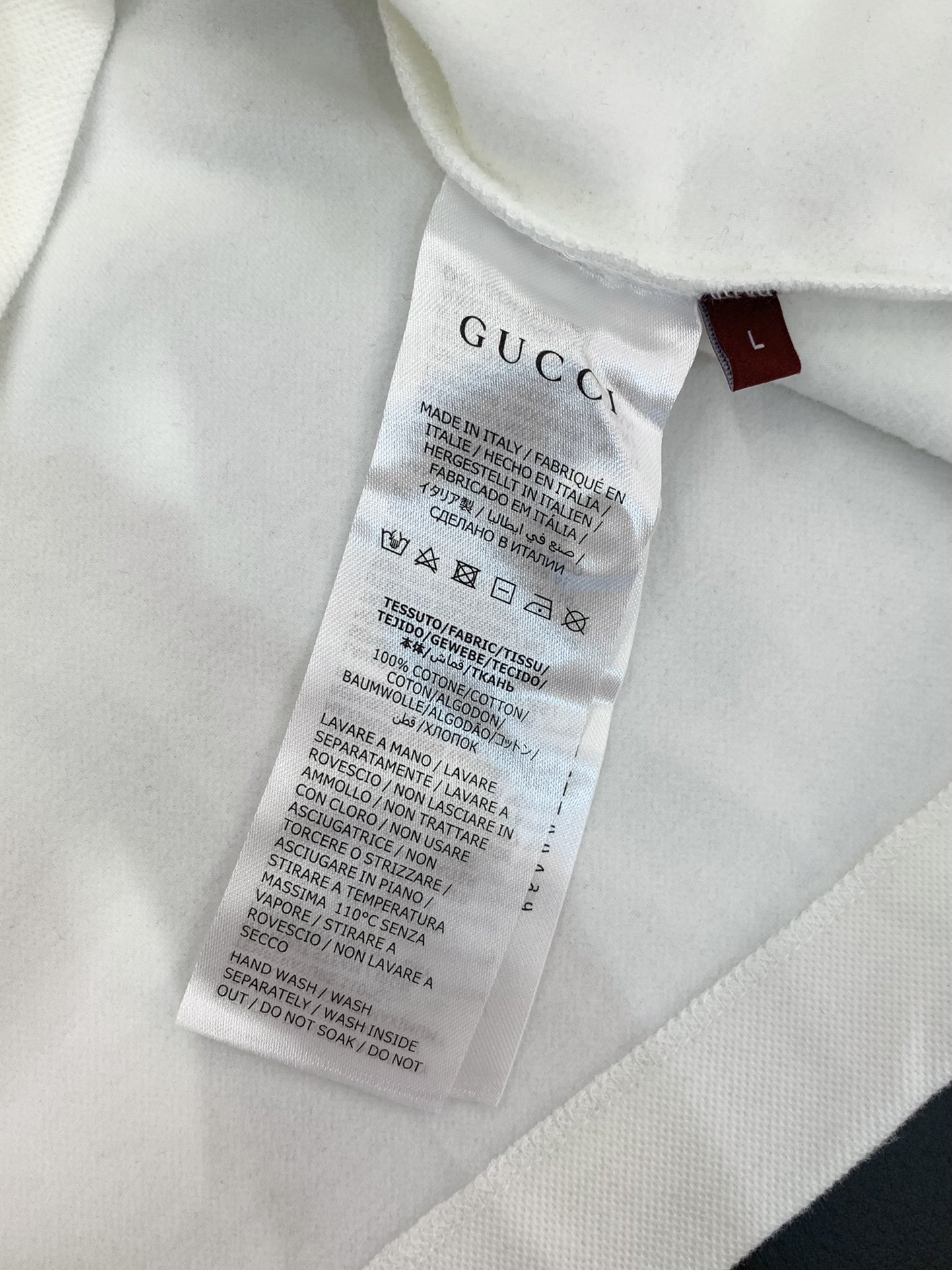 ，Gucci 古驰，2025秋季最新款，专柜同步有售，原单狠货，时尚休闲翻领长袖T恤，上身很有特点！吸睛