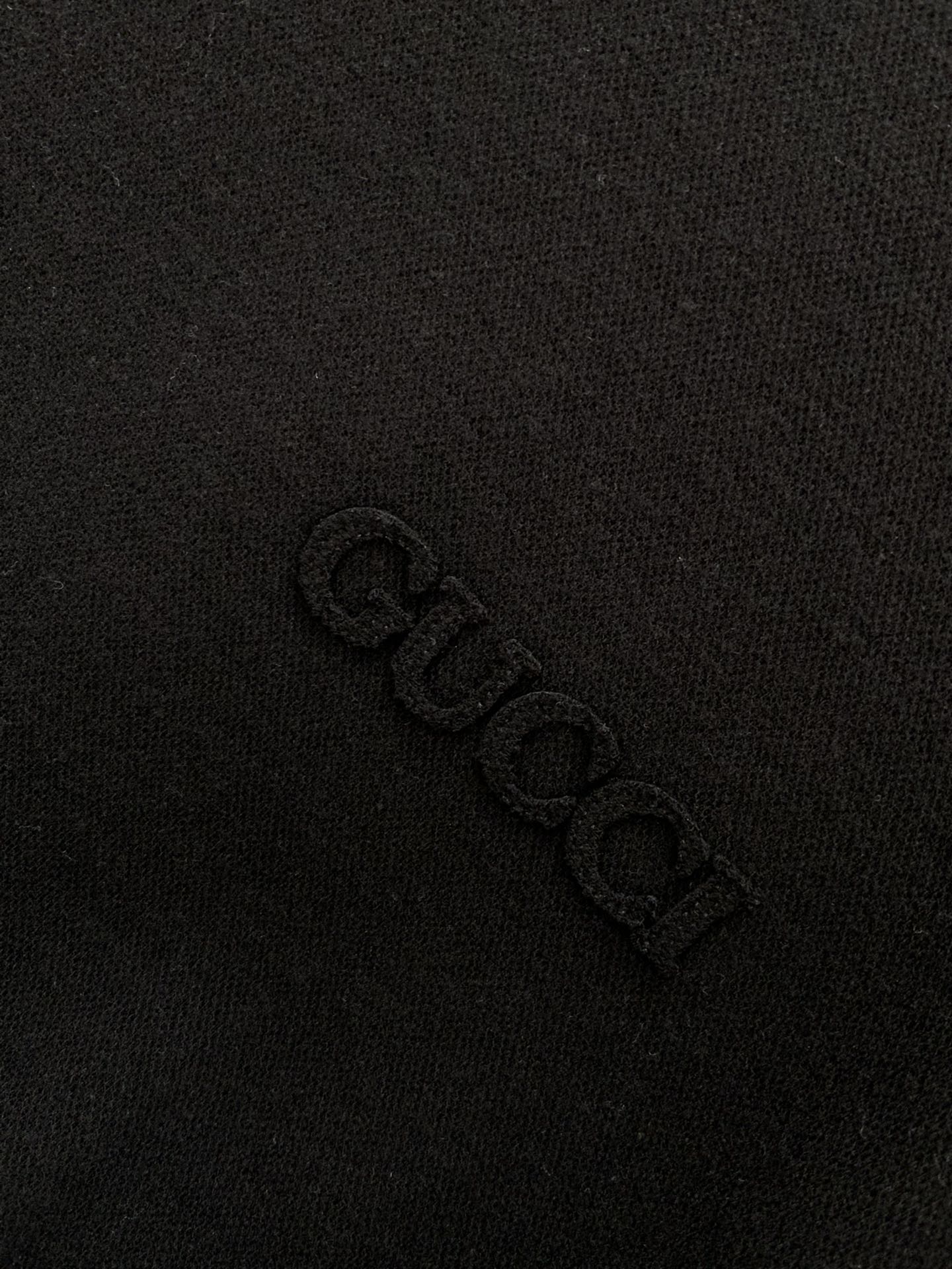 ，Gucci 古驰，2025秋季最新款，专柜同步有售，原单狠货，时尚休闲圆领长袖T恤，上身很有特点！吸睛