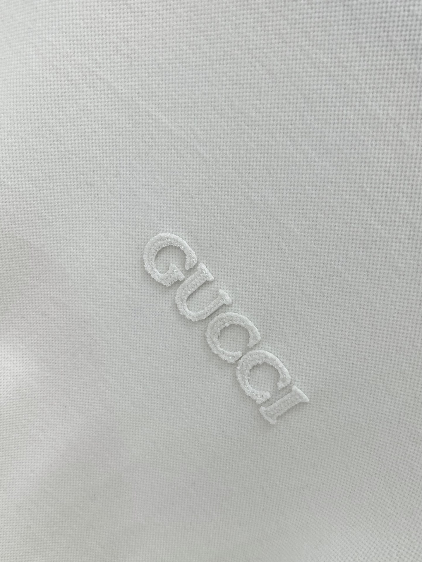 ，Gucci 古驰，2025秋季最新款，专柜同步有售，原单狠货，时尚休闲圆领长袖T恤，上身很有特点！吸睛