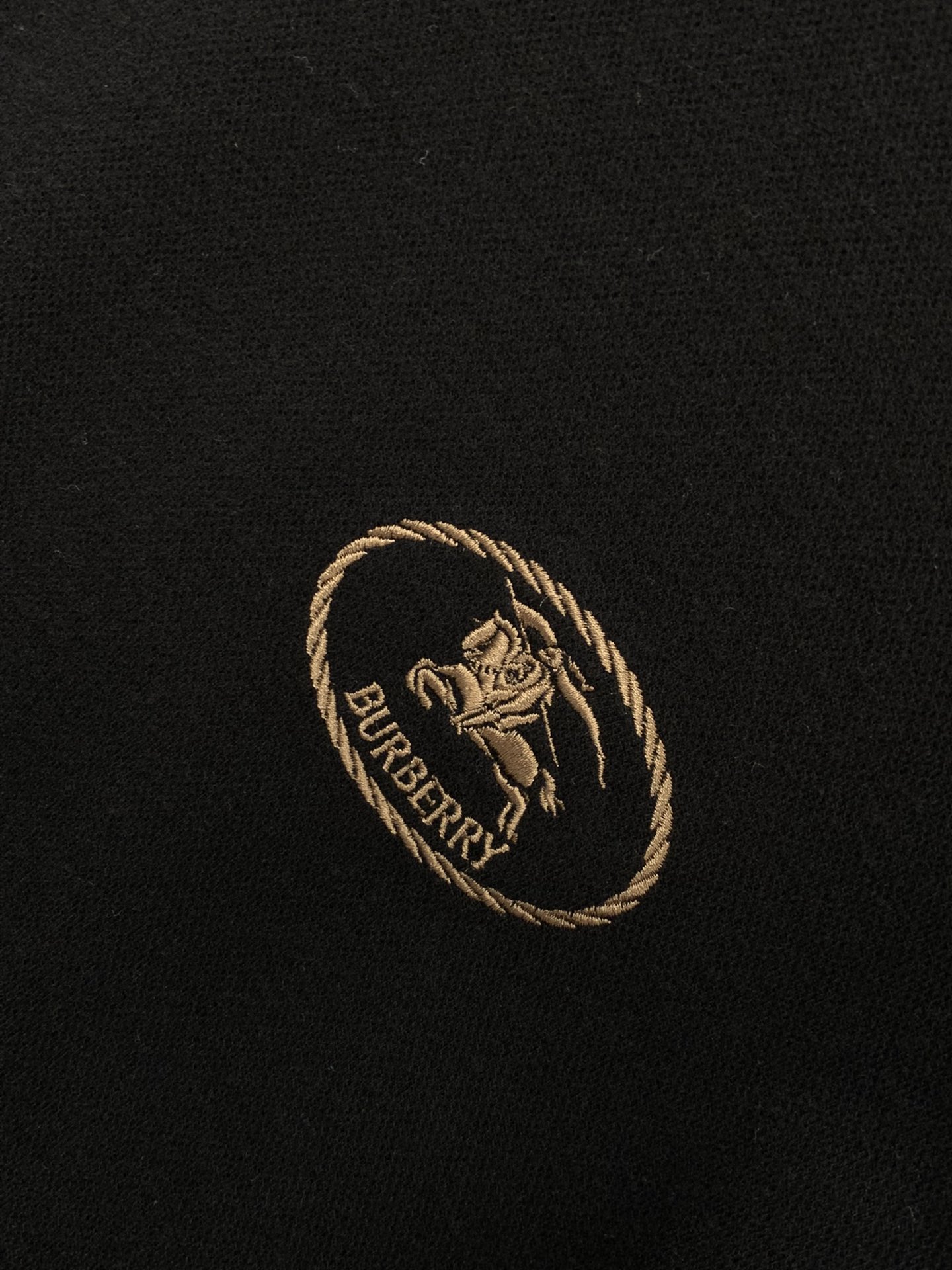，Burberry 巴宝莉，2025秋季最新品，专柜同步有售，原单狠货，时尚休闲圆领长袖T恤，进口原版面