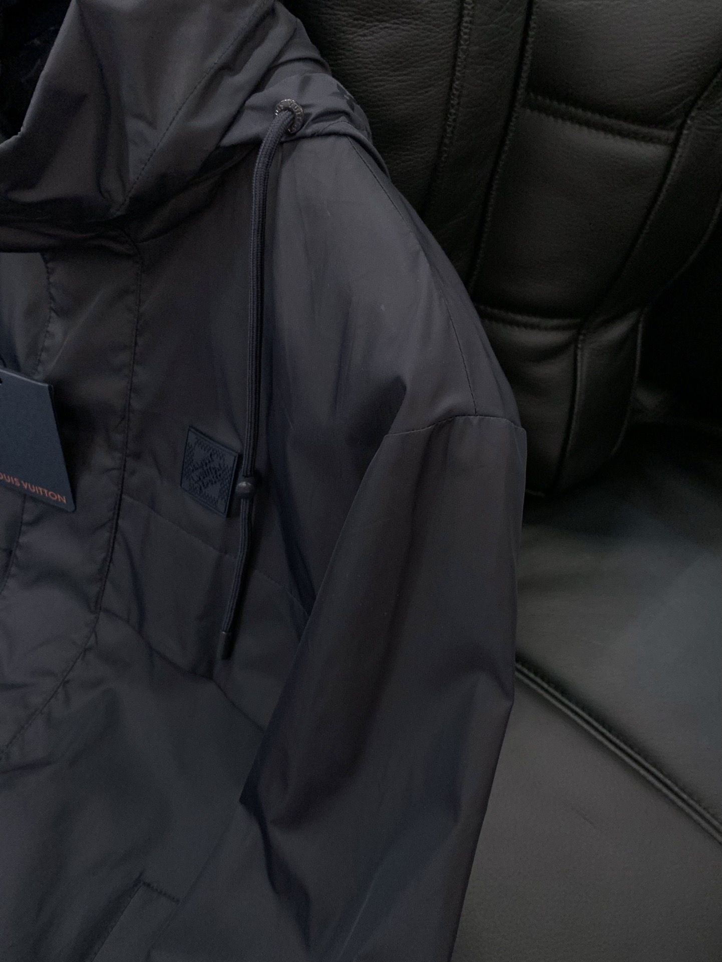 ，LouisVuitton 路易威登，2025秋季最新款，专柜同步有售，原单狠货，时尚休闲连帽外套，上身