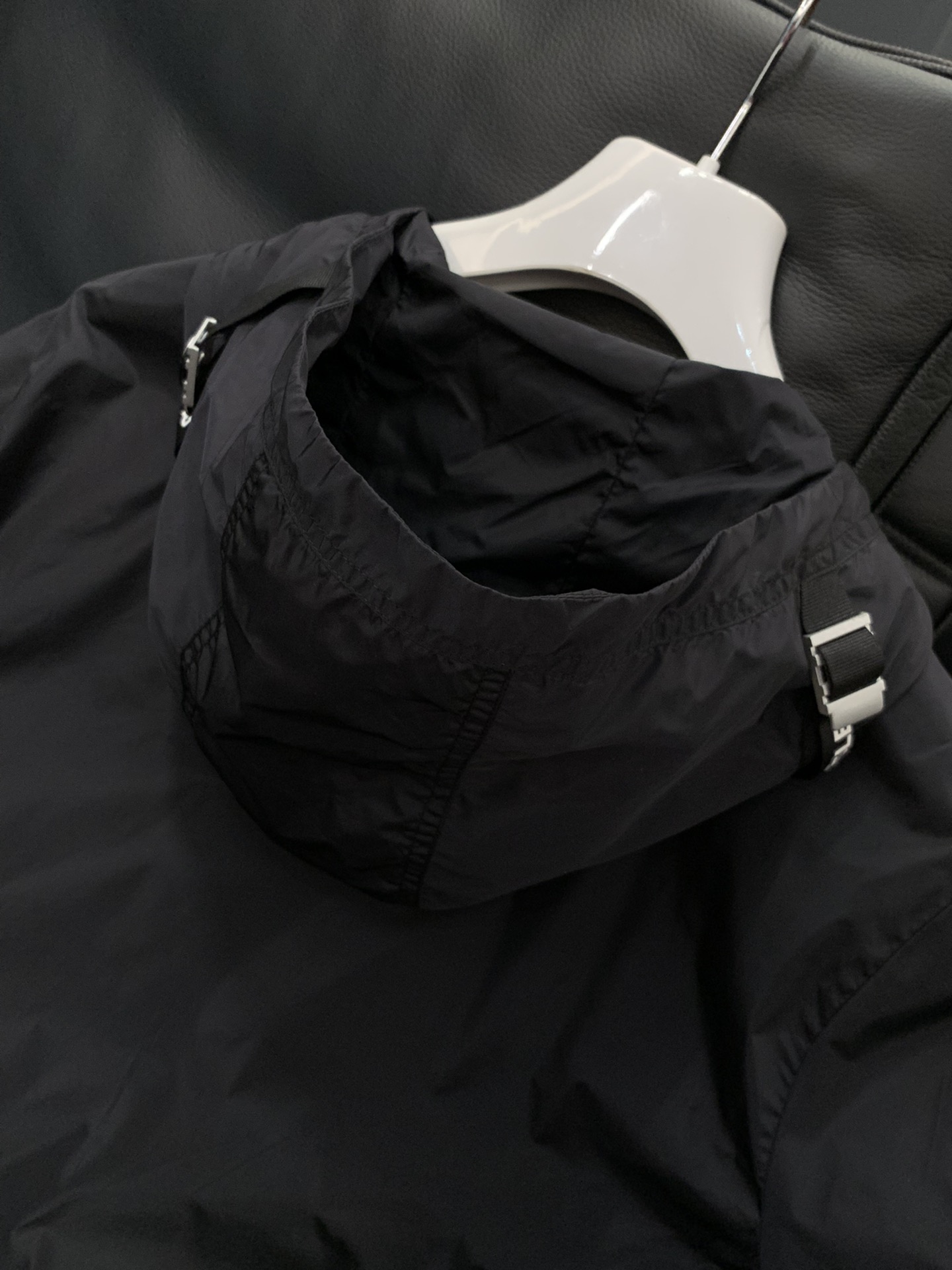 ，Moncler 蒙口，2025秋季最新品，专柜同步有售，原单狠货，时尚休闲连帽外套，上身舒适！吸睛而有