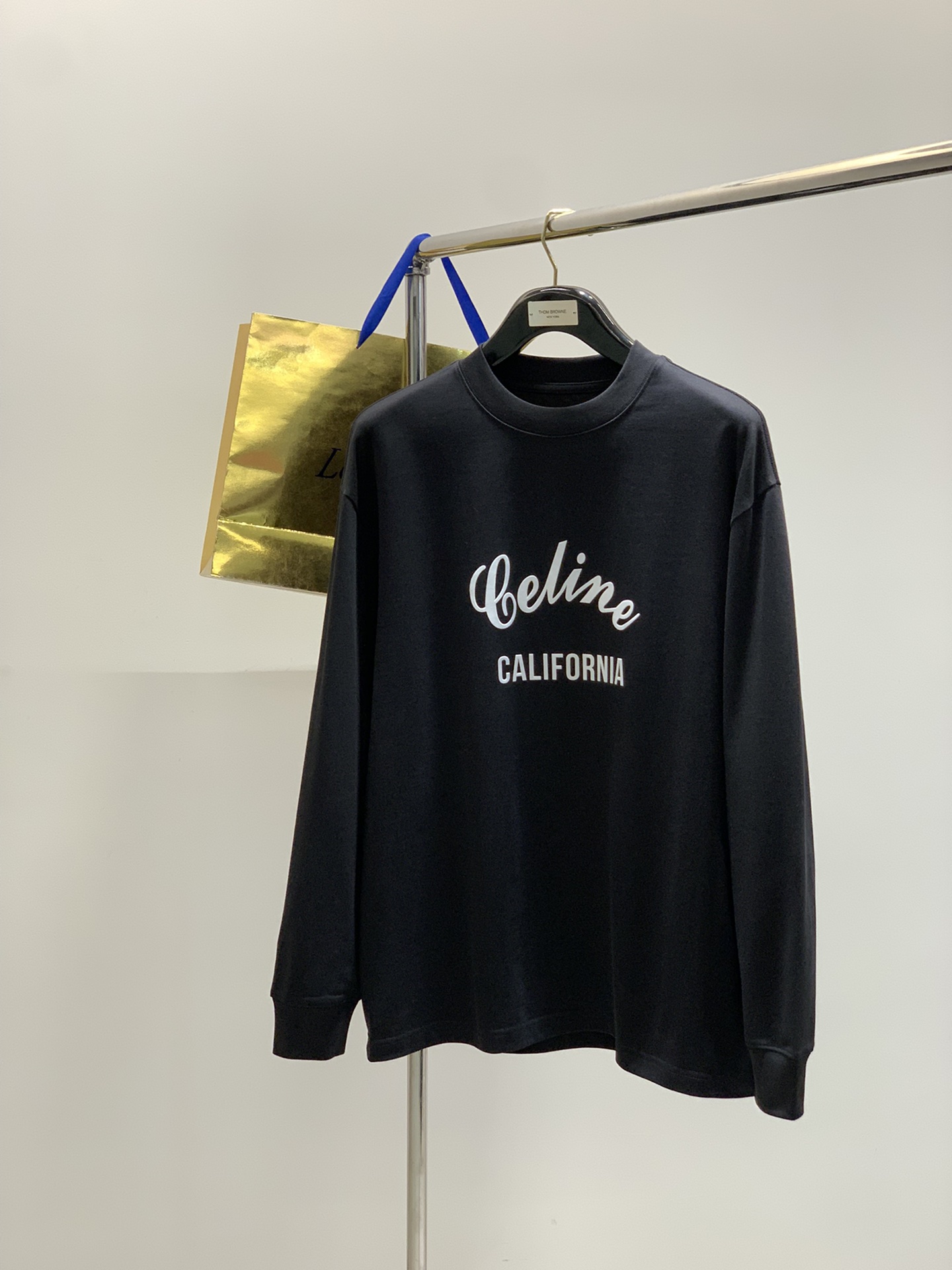 ，Celine 瑟琳，2025秋季新品，专柜同步有售，原单狠货，时尚休闲圆领长袖T恤，采用进口原版面料，