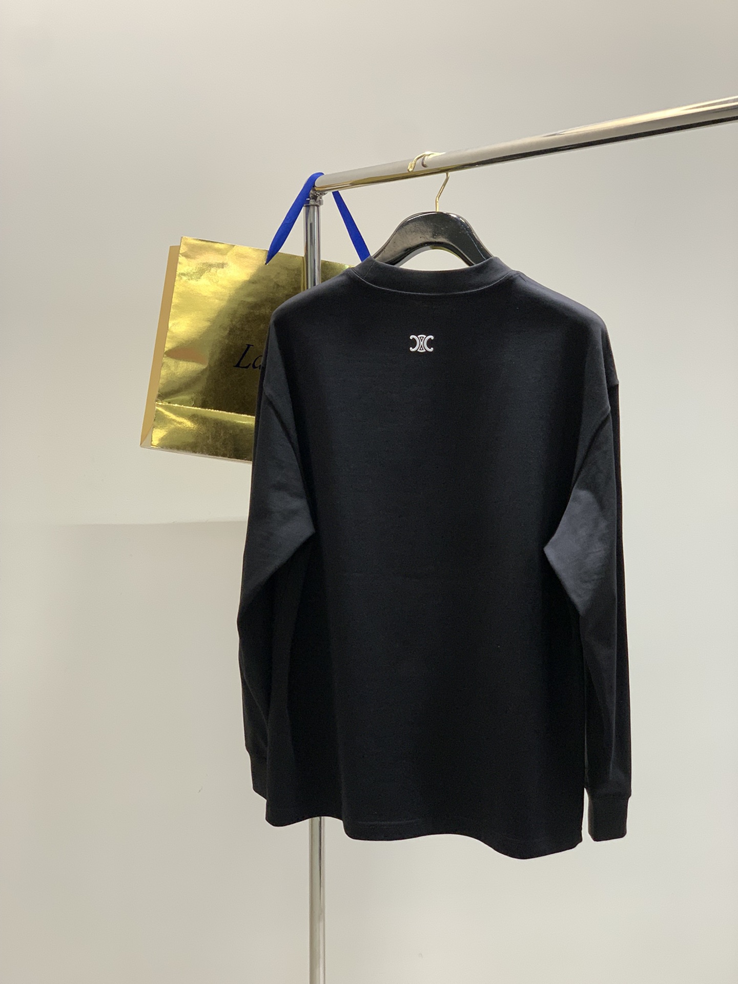 ，Celine 瑟琳，2025秋季新品，专柜同步有售，原单狠货，时尚休闲圆领长袖T恤，采用进口原版面料，