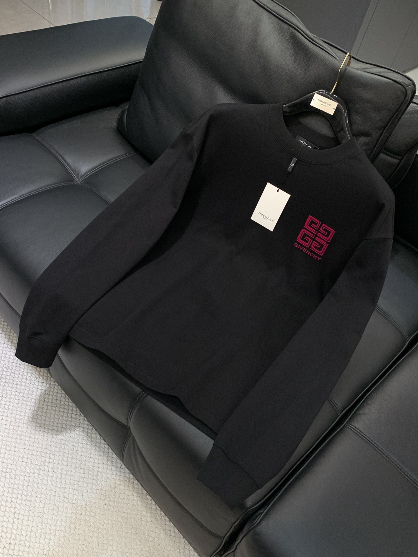 ，Givenchy 纪梵希，2025秋季最新品，专柜同步有售，原单狠货，时尚休闲圆领长袖T恤，进口原版面