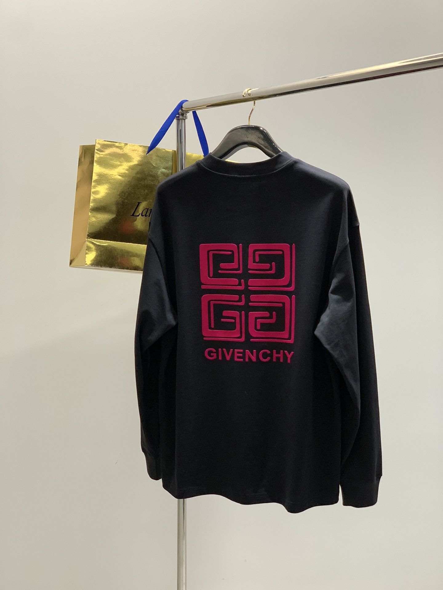 ，Givenchy 纪梵希，2025秋季最新品，专柜同步有售，原单狠货，时尚休闲圆领长袖T恤，进口原版面
