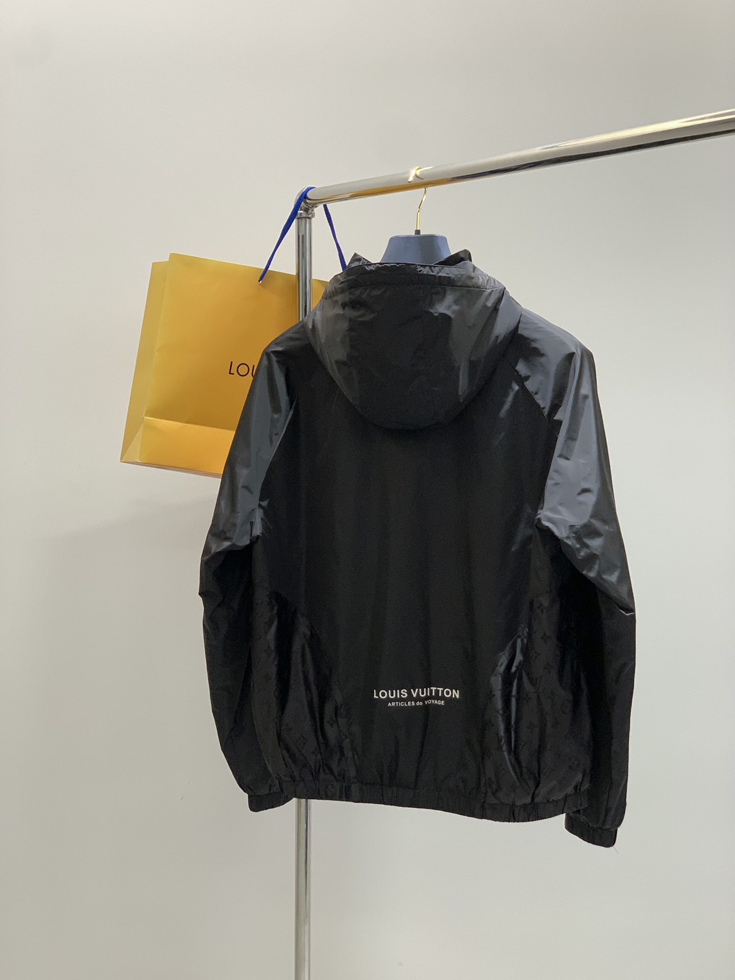 ，LouisVuitton 路易威登，2025秋冬最新款，专柜同步有售，原单狠货，时尚休闲夹克外套，上身