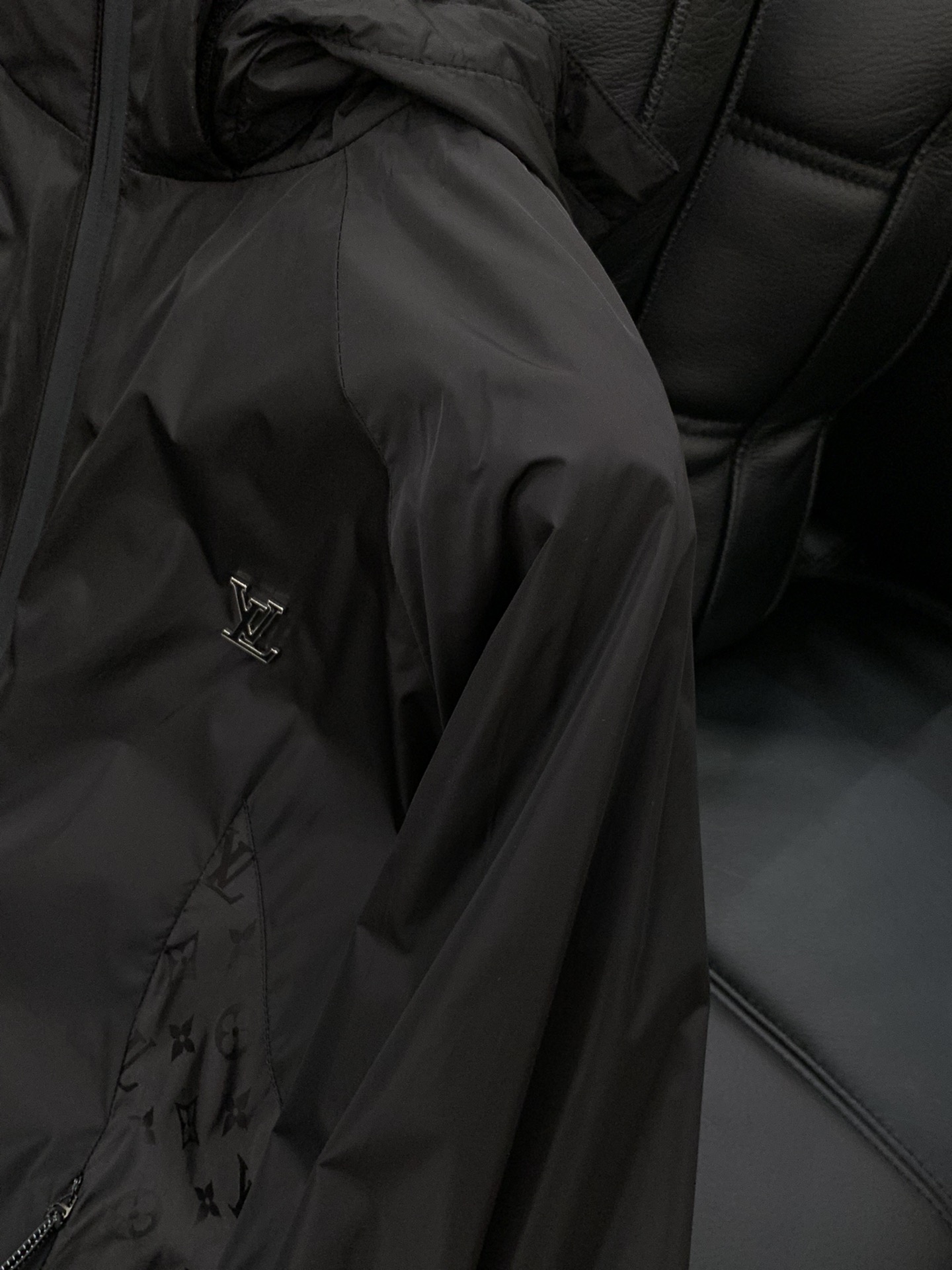 ，LouisVuitton 路易威登，2025秋冬最新款，专柜同步有售，原单狠货，时尚休闲夹克外套，上身