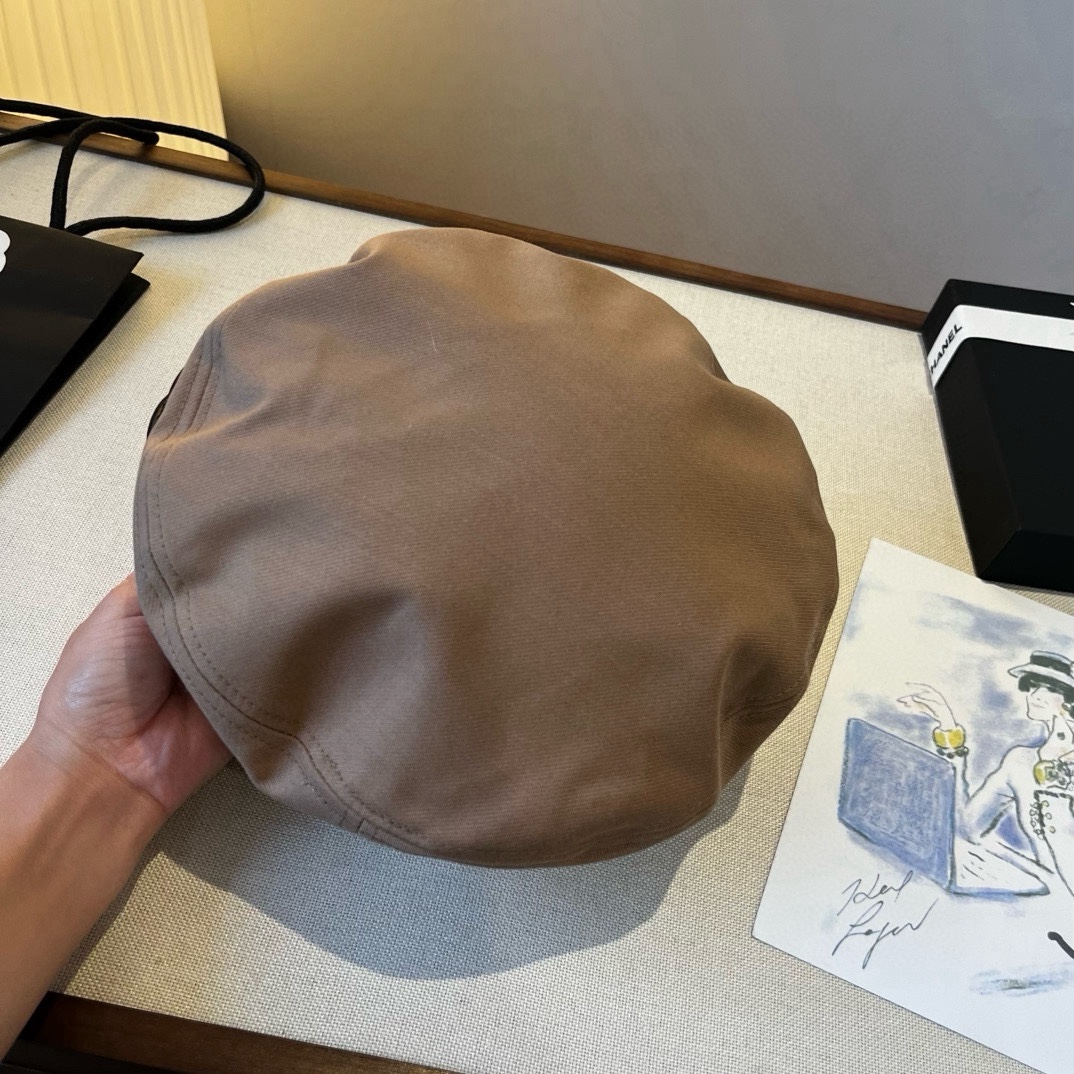 🆕

Chanel香奈儿新款贝雷帽 头围57cm