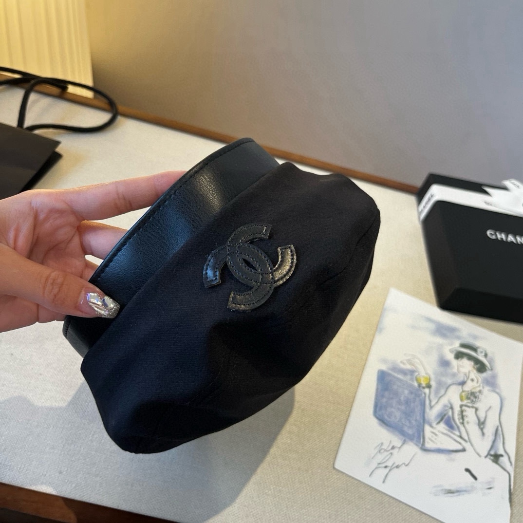 🆕

Chanel香奈儿新款贝雷帽 头围57cm