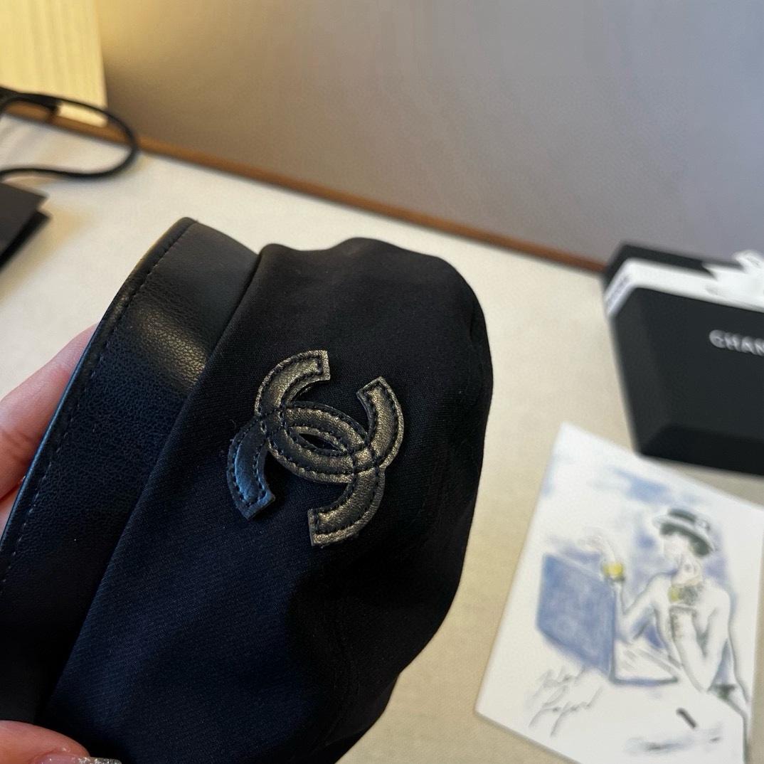 🆕

Chanel香奈儿新款贝雷帽 头围57cm