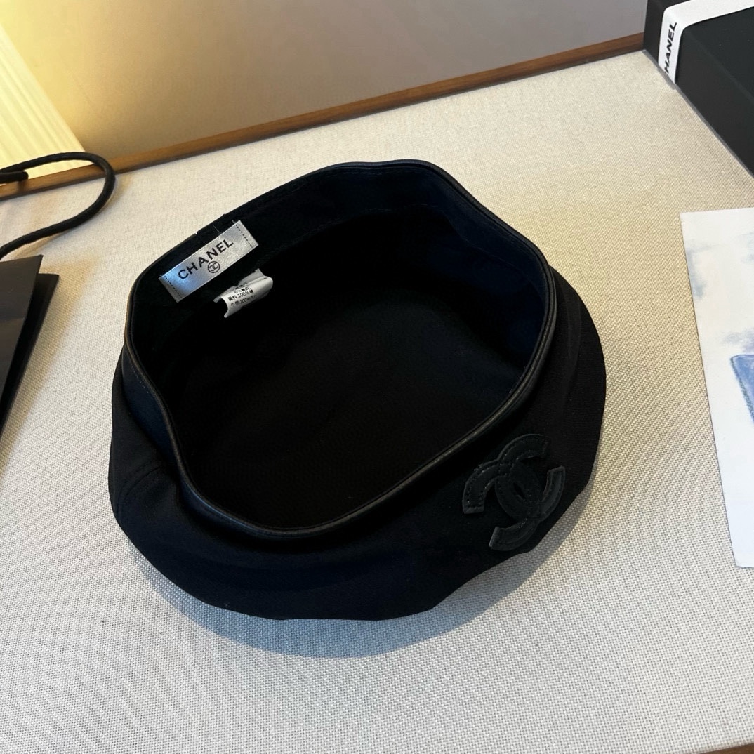 🆕

Chanel香奈儿新款贝雷帽 头围57cm