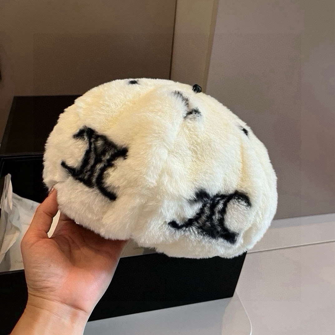 🆕

Celine赛琳新款兔毛贝雷帽，头围57cm