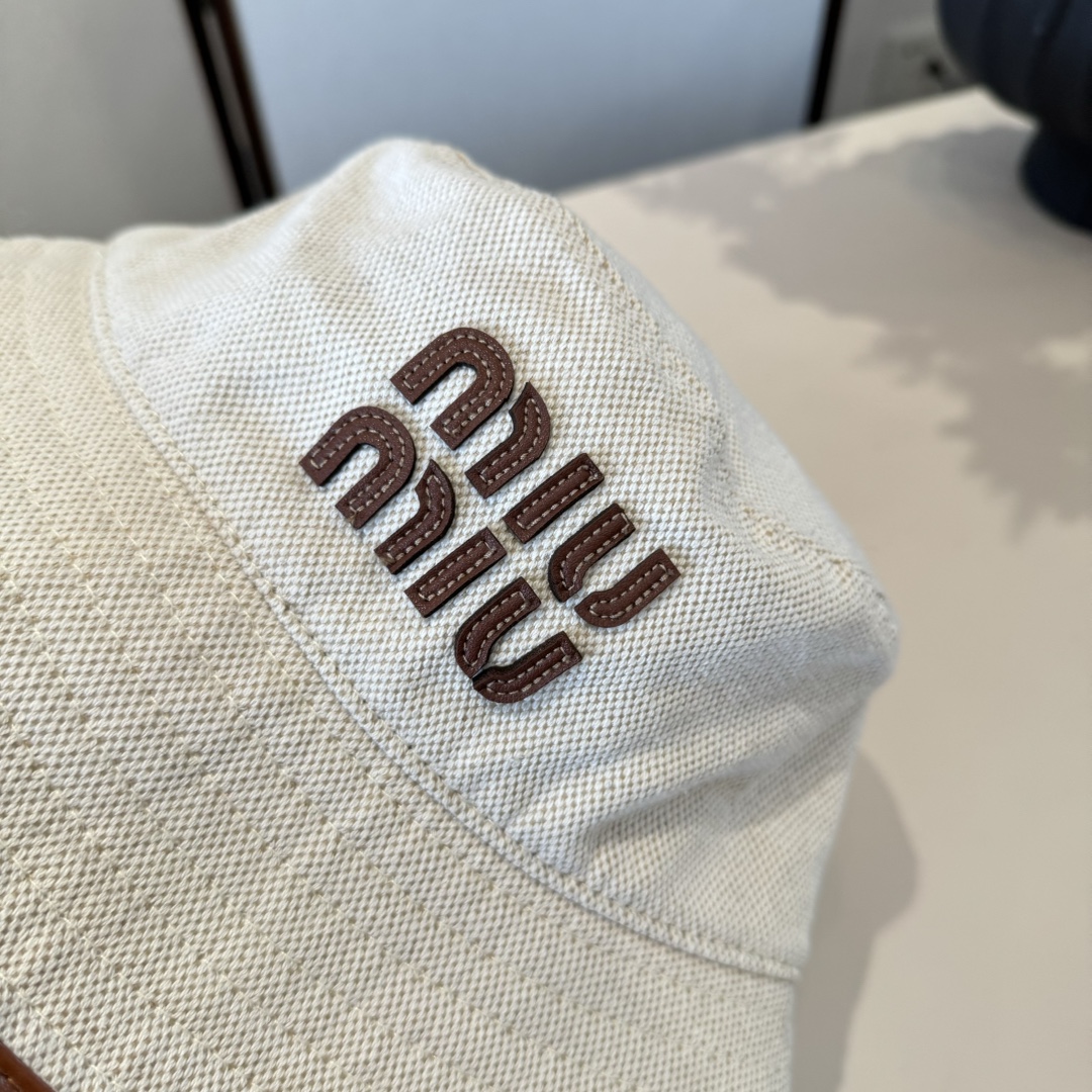 🆕

miumiu缪缪新款遮阳渔夫帽、防紫外线布帽，可折叠头围57cm