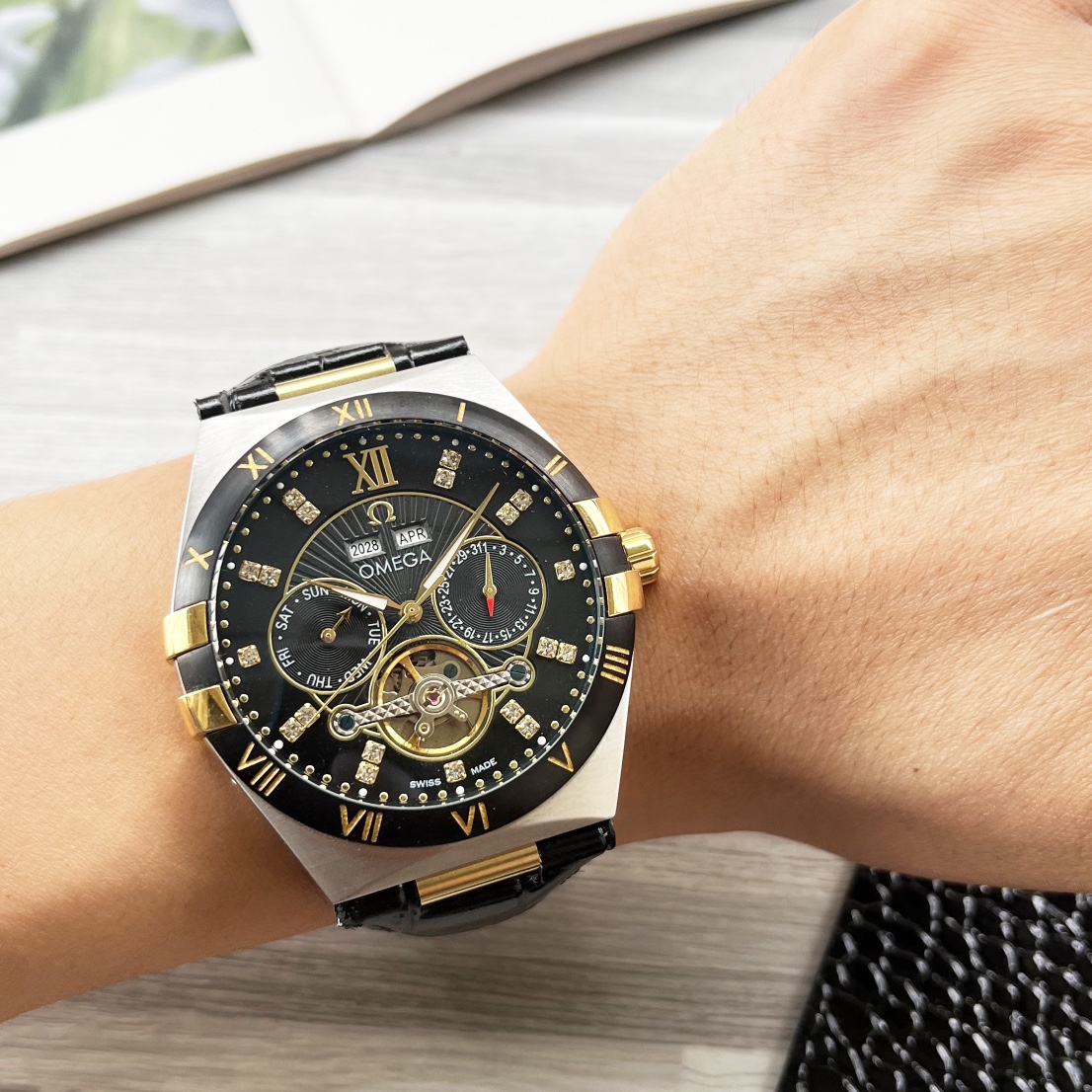 NO:340314,White Gold Omega boutique men's watches, noble and elegant, gentlemanly style, excellent quality, and hot-selling throughout the city. They use fully automatic mechanical movement, top-grade 316 stainless steel case, imported calfskin strap, super mineral mirror, diameter 42mm, cowhide19860909白 金 欧米加 精品男士腕表 尊贵大气,绅士风范,卓越品质,热卖全城.采用全自动机械机芯,顶级316精钢表壳,进口小牛皮表带,矿物质超强镜面,直径42mm,,cowhide,Watch