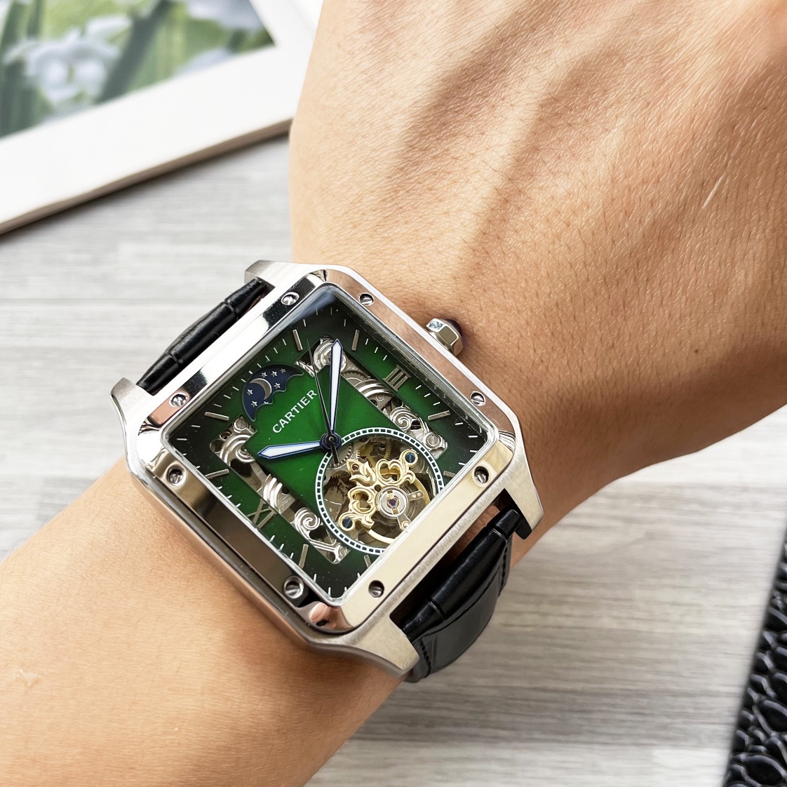 NO:340307,Unified octagonal shell series exquisite and versatile [Latest] Cartier's latest design large flywheel fine [Type] boutique men's watch [Watch strap] real cowhide strap [Movement] high-end fully automatic mechanical movement [Mirror] mineral reinforced glass (more high definition) Elegant taste, vast and atmospheric, ingenious, wrist treasure, size diameter 42mm thick 12mm hot sale!  Welcome to reprint!  cartier cowhide19860909统一 八角壳系列 精致百搭【最新】卡地亚最新设计大飞轮精品【类型】精品男士腕表【表带】真牛皮表带【机芯】高端全自动机械机芯【镜面】矿物质强化玻璃（更高清） 品味高雅 浩瀚大气 匠心独运 腕间瑰宝 尺寸直径42mm厚12mm热卖上市！欢迎转载！,,cartier,cowhide,Watch