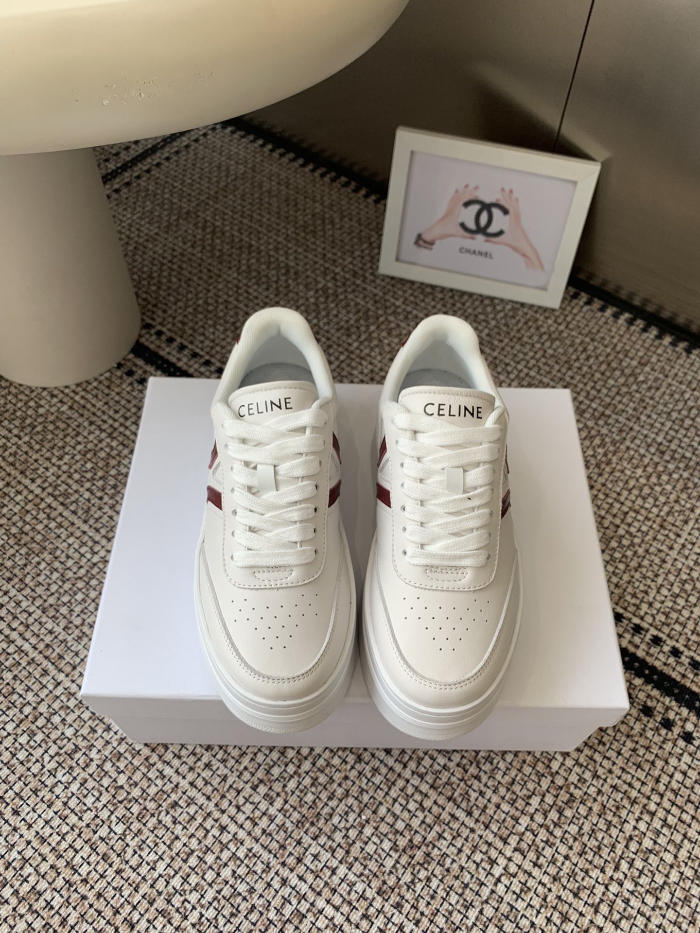 NO:511683,CELINE 25ss new catwalk casual shoes thick-soled sneakers This season's sports and casual shoes are refreshing in terms of the outline of the last shape and the splicing of the partitions. The front and rear brand logos echo each other, and the edges of the big sole are obviously embellished by Celine letters. All of them show brand elements, upper cowhide, TPU private model outsole size 35-41 (customized for 40.41), casual shoes/sports shoes, celine, celine, sneakers, cowhide19860909CELINE 赛琳 25ss新品走秀款休闲鞋 厚底运动鞋 这一季运动休闲鞋无论从楦型的轮廓 隔板的拼接都让人耳目一新 前后品牌LOGO相呼应、大底边位明显Celine字母点缀 无不彰显品牌元素、鞋面牛皮、TPU私模大底 码数35-41（40.41定做）,休闲鞋/运动鞋,celine,celine,sneakers,cowhide,Women's Shoes