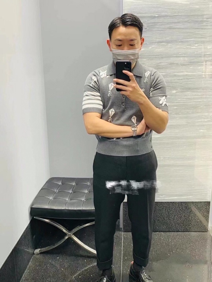 THOM BROWNE 汤姆布朗 TB飞机风筝针织短袖翻领T恤，男女同款情侣款\n码数：1-4 颜色：灰