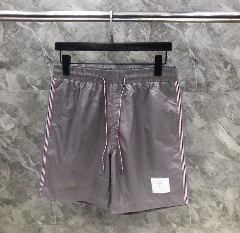 THOM BROWNE 汤姆布朗 TB双侧织带沙滩裤短裤 \n码数：1-4 颜色：灰、蓝（下单请报腰围）