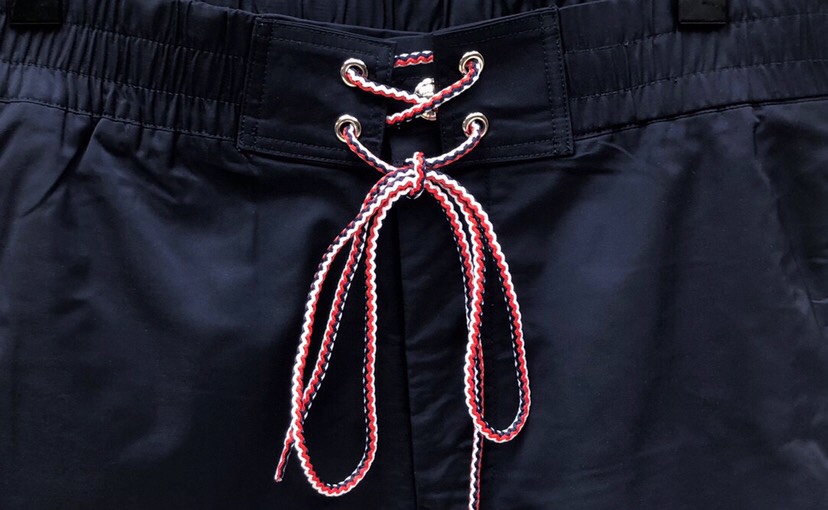 THOM BROWNE 汤姆布朗 TB四杠抽绳沙滩短裤 \n\n码数：1-4 颜色：灰、蓝、白（下单请报
