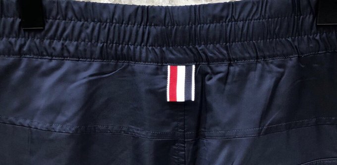 THOM BROWNE 汤姆布朗 TB四杠抽绳沙滩短裤 \n\n码数：1-4 颜色：灰、蓝、白（下单请报