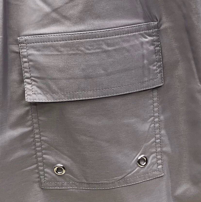 THOM BROWNE 汤姆布朗 TB四杠抽绳沙滩短裤 \n\n码数：1-4 颜色：灰、蓝、白（下单请报