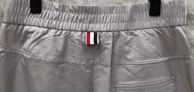 THOM BROWNE 汤姆布朗 TB四杠抽绳沙滩短裤 \n\n码数：1-4 颜色：灰、蓝、白（下单请报