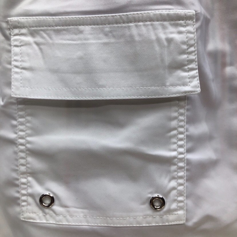 THOM BROWNE 汤姆布朗 TB四杠抽绳沙滩短裤 \n\n码数：1-4 颜色：灰、蓝、白（下单请报