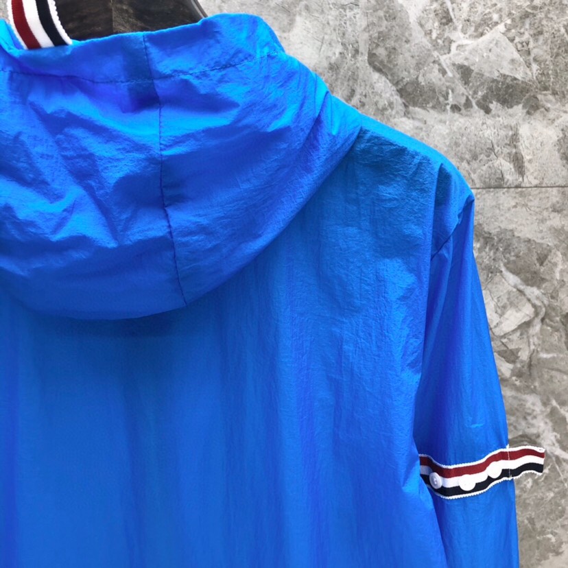 THOM BROWNE 汤姆布朗 TB彩虹双织防晒服夹克外套 男女同款情侣款\n码数：1-4 \n颜色：