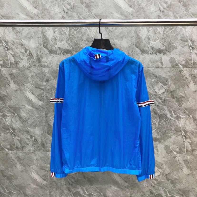 THOM BROWNE 汤姆布朗 TB彩虹双织防晒服夹克外套 男女同款情侣款\n码数：1-4 \n颜色：