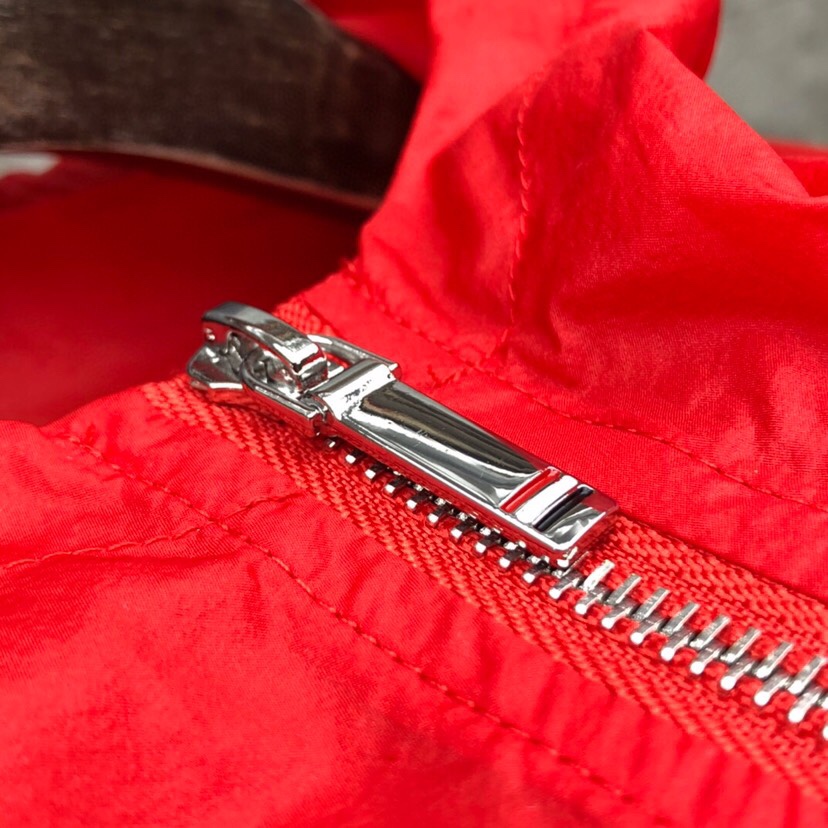 THOM BROWNE 汤姆布朗 TB彩虹双织防晒服夹克外套 男女同款情侣款\n码数：1-4 \n颜色：