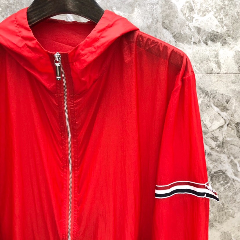 THOM BROWNE 汤姆布朗 TB彩虹双织防晒服夹克外套 男女同款情侣款\n码数：1-4 \n颜色：