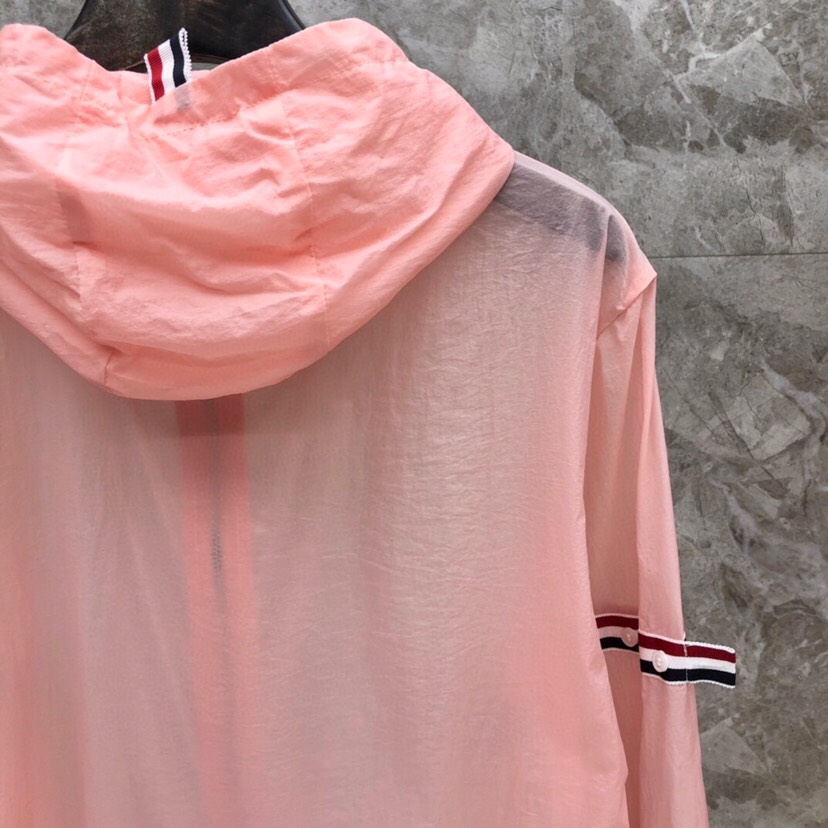 THOM BROWNE 汤姆布朗 TB彩虹双织防晒服夹克外套 男女同款情侣款\n码数：1-4 \n颜色：