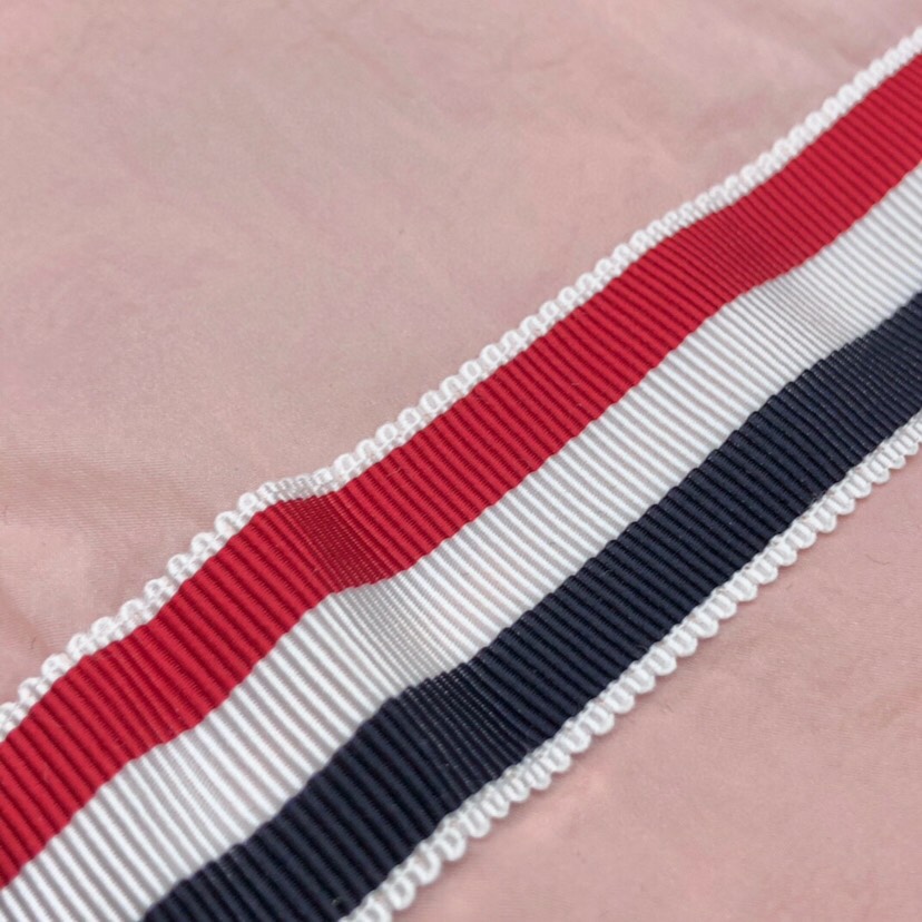 THOM BROWNE 汤姆布朗 TB彩虹双织防晒服夹克外套 男女同款情侣款\n码数：1-4 \n颜色：