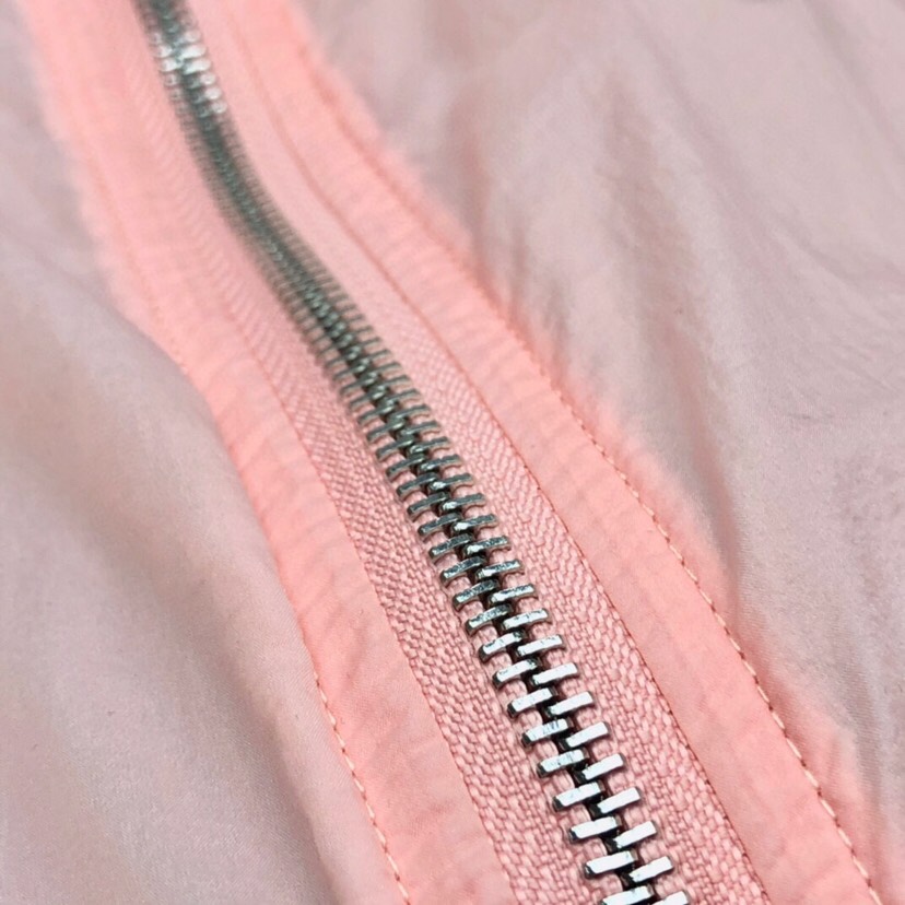 THOM BROWNE 汤姆布朗 TB彩虹双织防晒服夹克外套 男女同款情侣款\n码数：1-4 \n颜色：