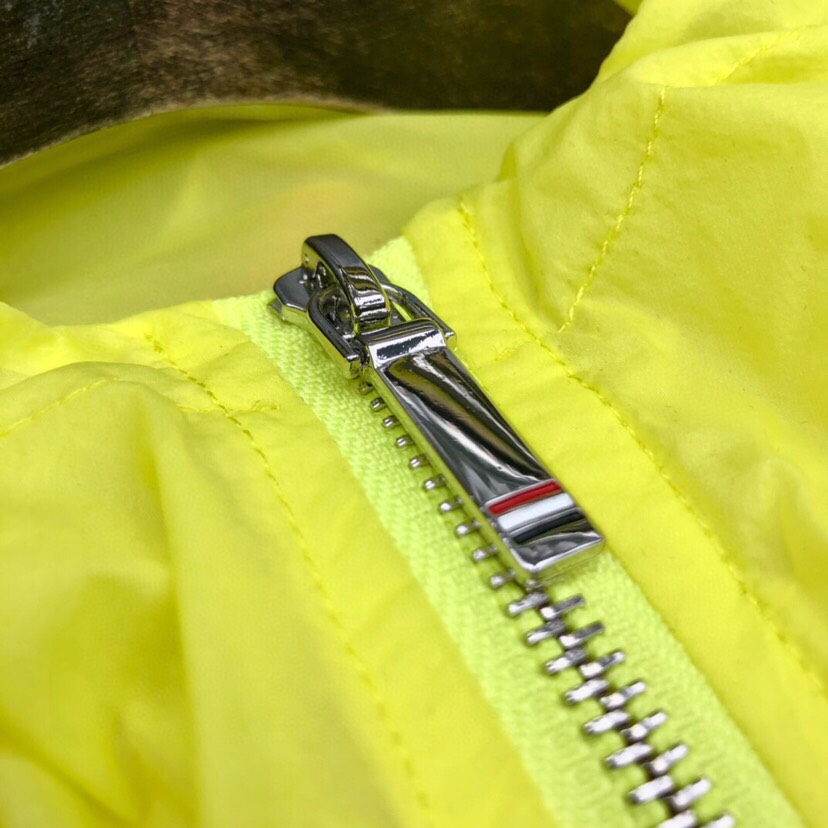 THOM BROWNE 汤姆布朗 TB彩虹双织防晒服夹克外套 男女同款情侣款\n码数：1-4 \n颜色：