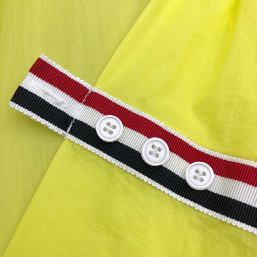 THOM BROWNE 汤姆布朗 TB彩虹双织防晒服夹克外套 男女同款情侣款\n码数：1-4 \n颜色：