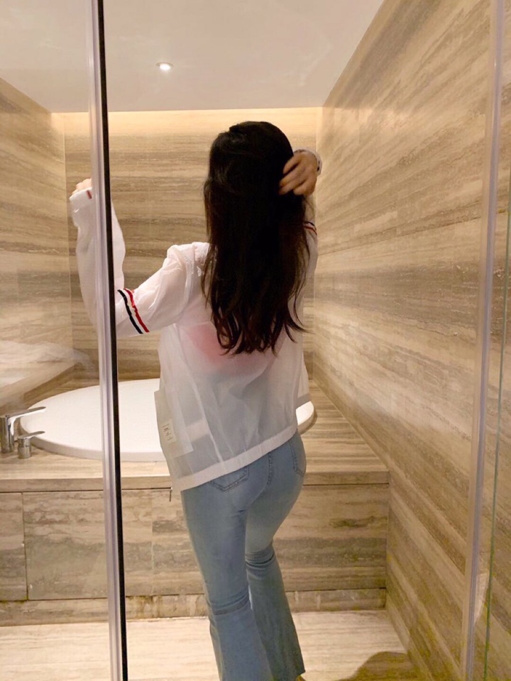 THOM BROWNE 汤姆布朗 TB彩虹双织防晒服夹克外套 男女同款情侣款\n码数：1-4 \n颜色：