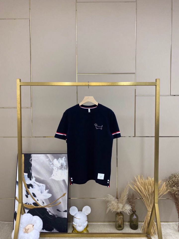 THOM BROWNE 汤姆布朗 TB2025/AW 独家爆款火爆TB 动物狗狗系列短袖圆领T恤，独家定
