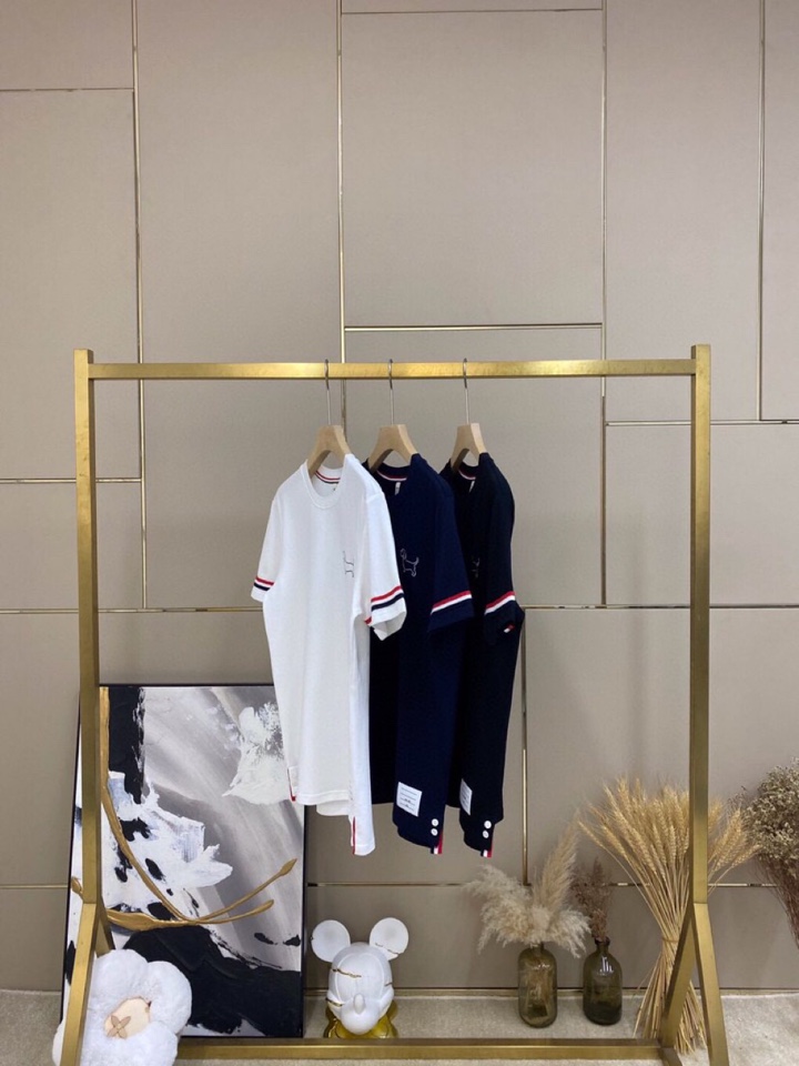 THOM BROWNE 汤姆布朗 TB2025/AW 独家爆款火爆TB 动物狗狗系列短袖圆领T恤，独家定