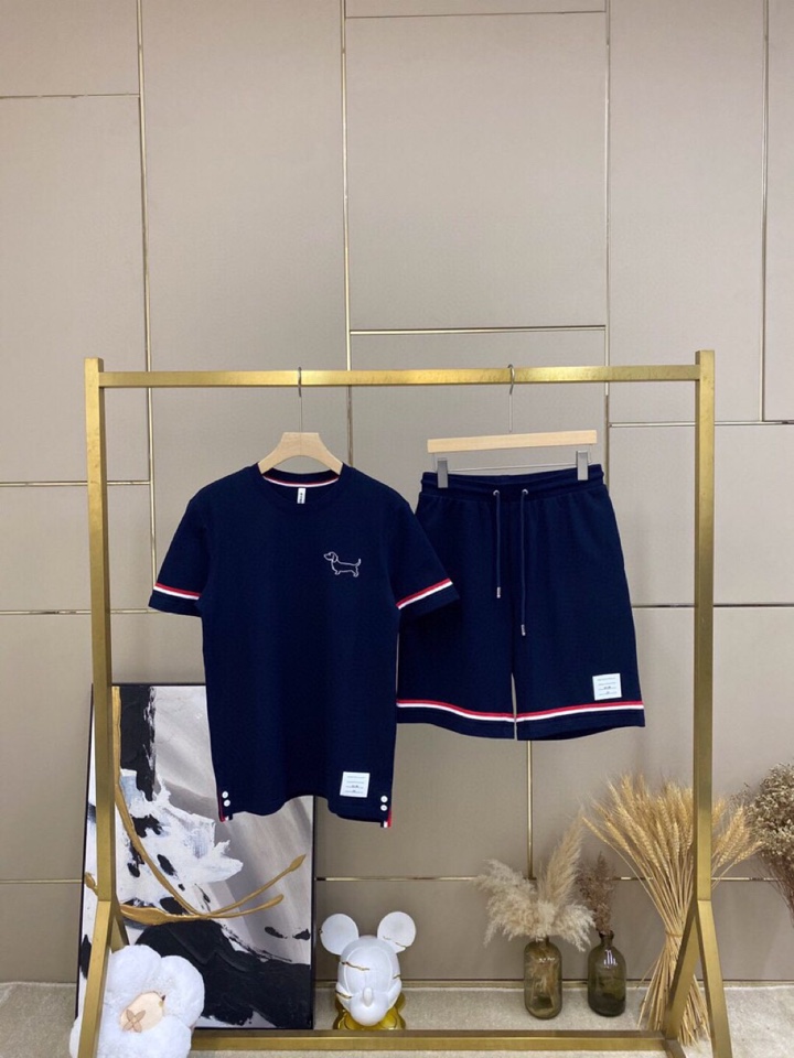 THOM BROWNE 汤姆布朗 TB2025/AW 独家爆款火爆TB 动物狗狗系列短袖圆领套装，独家定