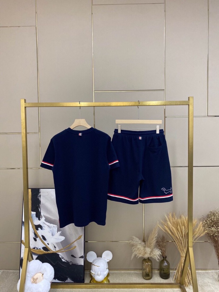 THOM BROWNE 汤姆布朗 TB2025/AW 独家爆款火爆TB 动物狗狗系列短袖圆领套装，独家定