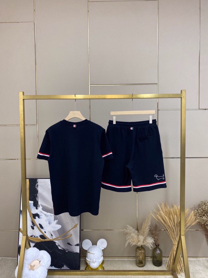 THOM BROWNE 汤姆布朗 TB2025/AW 独家爆款火爆TB 动物狗狗系列短袖圆领套装，独家定