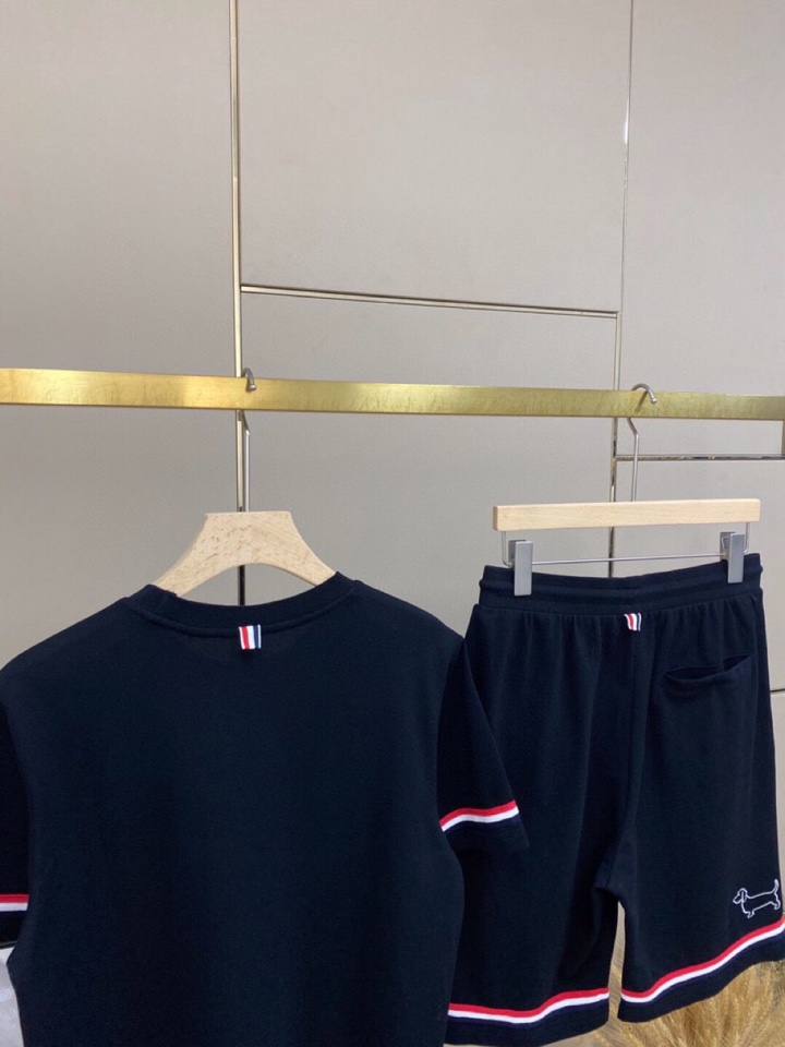 THOM BROWNE 汤姆布朗 TB2025/AW 独家爆款火爆TB 动物狗狗系列短袖圆领套装，独家定