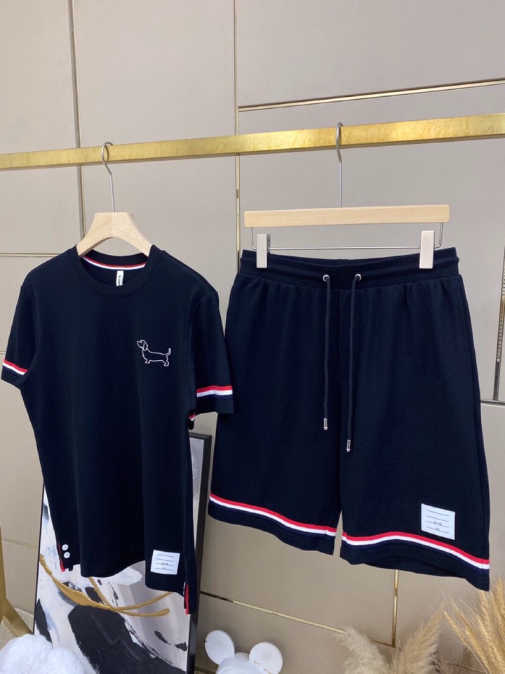 THOM BROWNE 汤姆布朗 TB2025/AW 独家爆款火爆TB 动物狗狗系列短袖圆领套装，独家定