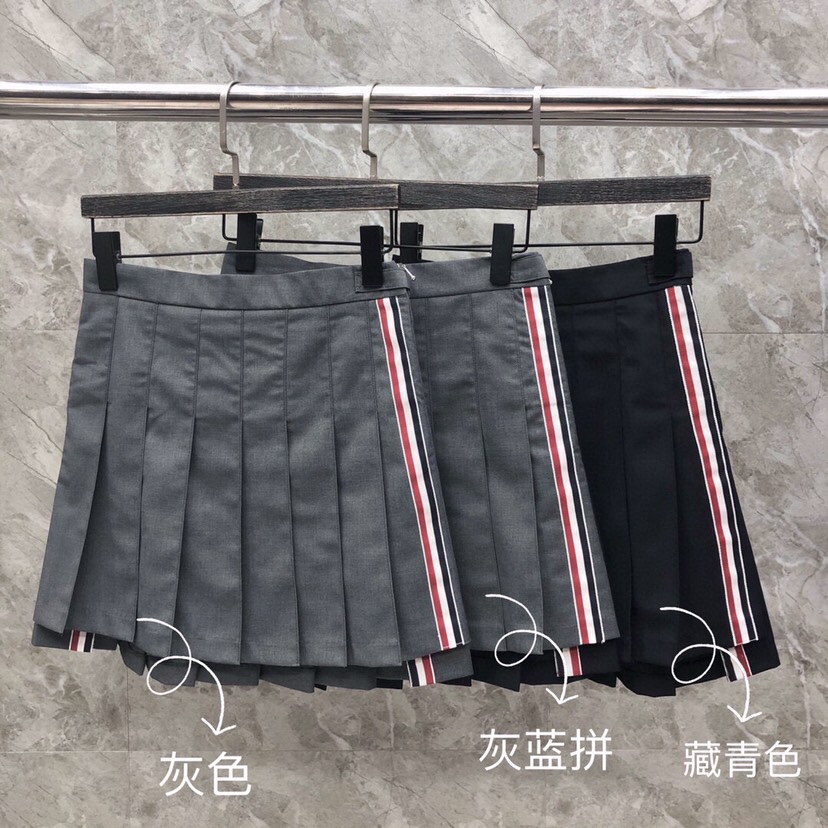 THOM BROWNE 汤姆布朗 TB 🌺女款侧织前后撞色短裙 \n颜色：灰色、藏青色、灰蓝拼 码数：0